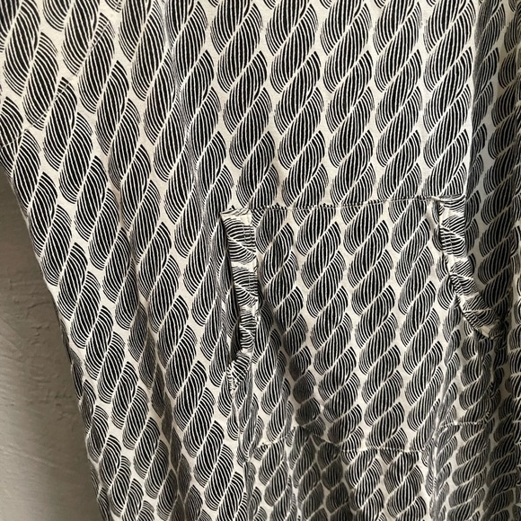 Kate Quinn Gray Patterned Jumpsuit - Picture 3 of 9